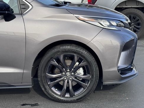 Used 2022 Toyota Sienna XSE image 20