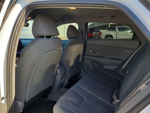 Used 2025 Hyundai Elantra Sport FWD image 10