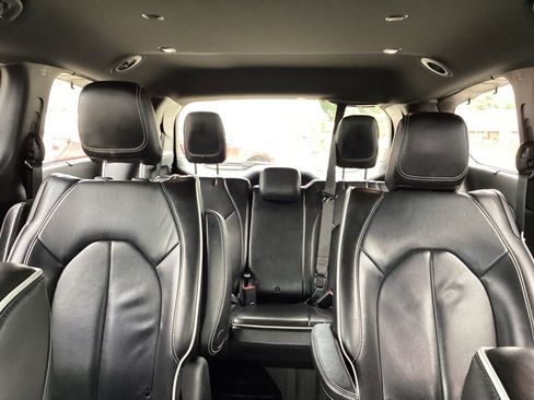 Used 2020 Chrysler Pacifica Limited w/ Advanced Safetytec Group image 6