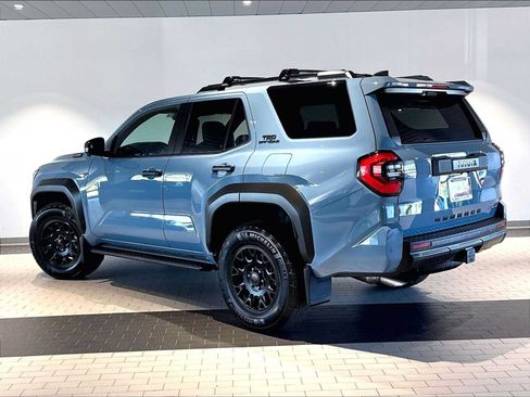 Used 2025 Toyota 4Runner TRD Off-Road Premium AWD/4WD image 3