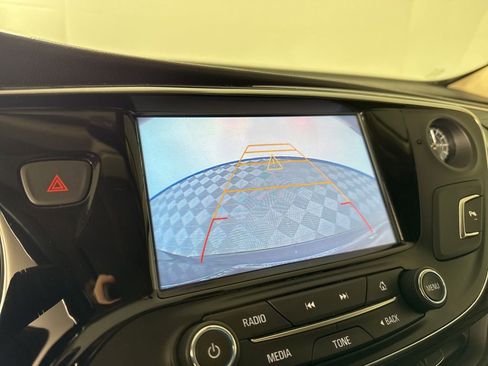 Used 2017 Buick Envision Essence FWD image 22