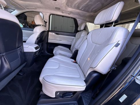 Used 2024 Hyundai Palisade Calligraphy FWD image 25
