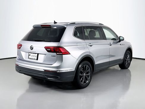Used 2024 Volkswagen Tiguan SE image 5