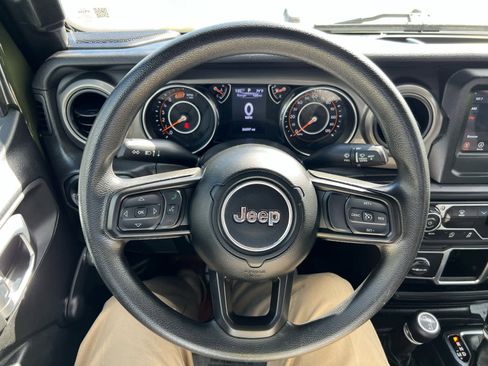 Used 2022 Jeep Wrangler Sport image 14