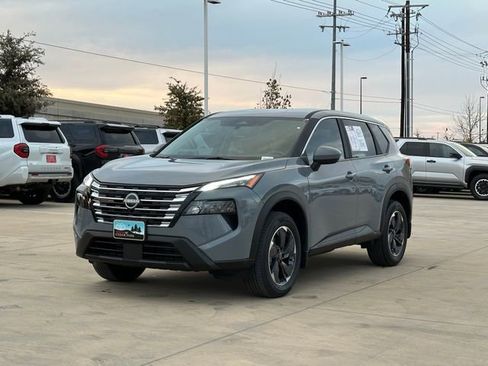 Used 2026 Nissan Rogue SV image 8