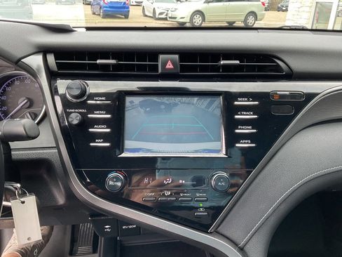 Used 2019 Toyota Camry SE FWD image 25