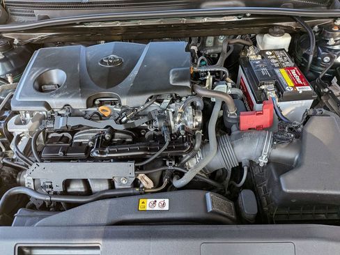 Used 2021 Toyota Camry LE image 13