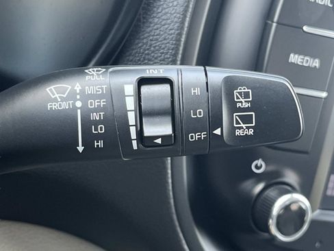 Used 2023 Kia Soul LX FWD image 35