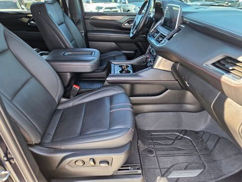 Used 2024 Chevrolet Suburban RST w/ Luxury Package image 21