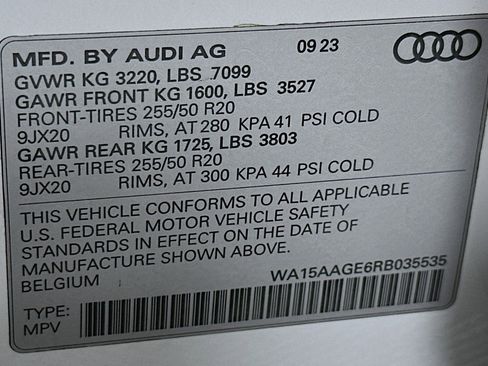 Used 2024 Audi Q8 e-tron Premium Plus w/ Premium Plus Package image 24