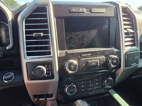 Used 2015 Ford F150 Lariat AWD/4WD image 13