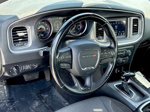 Used 2022 Dodge Charger SXT RWD image 9