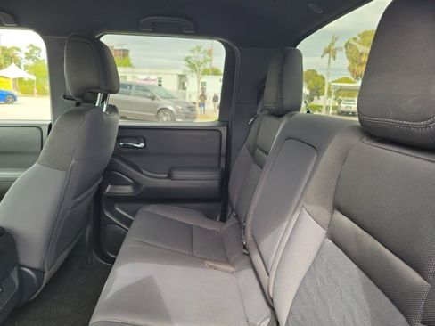 Used 2023 Nissan Frontier SV w/ Midnight Edition Package image 16