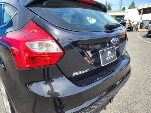 Used 2014 Ford Focus Titanium FWD image 37