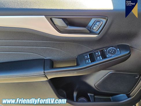 Certified 2022 Ford Escape SE image 17