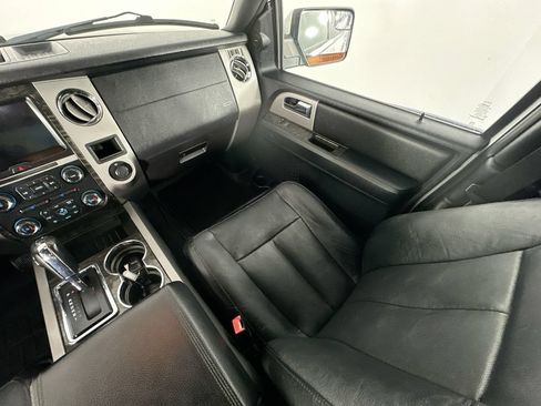 Used 2016 Ford Expedition Limited w/ Equipment Group 301A AWD/4WD image 11