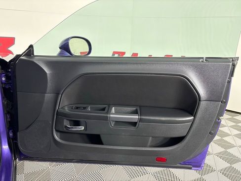 Used 2014 Dodge Challenger R/T image 36