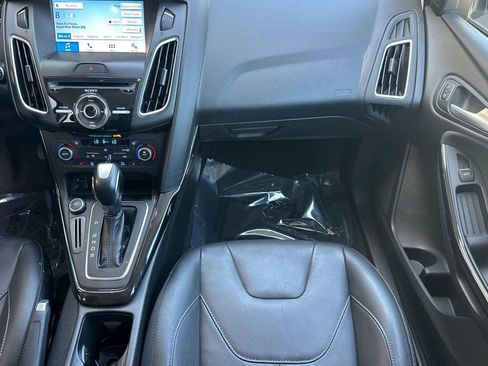 Used 2016 Ford Focus Titanium image 28