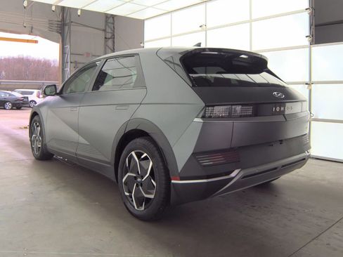 Used 2024 Hyundai Ioniq 5 SEL image 4