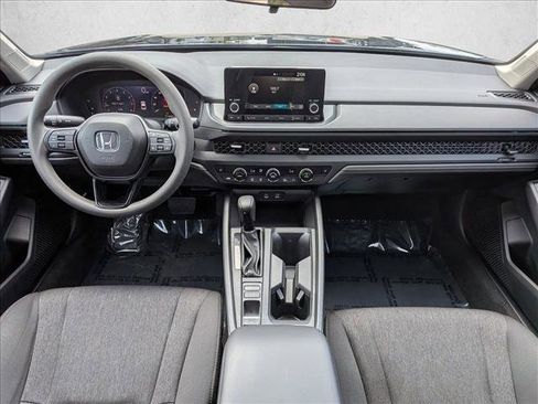 Used 2023 Honda Accord EX image 18