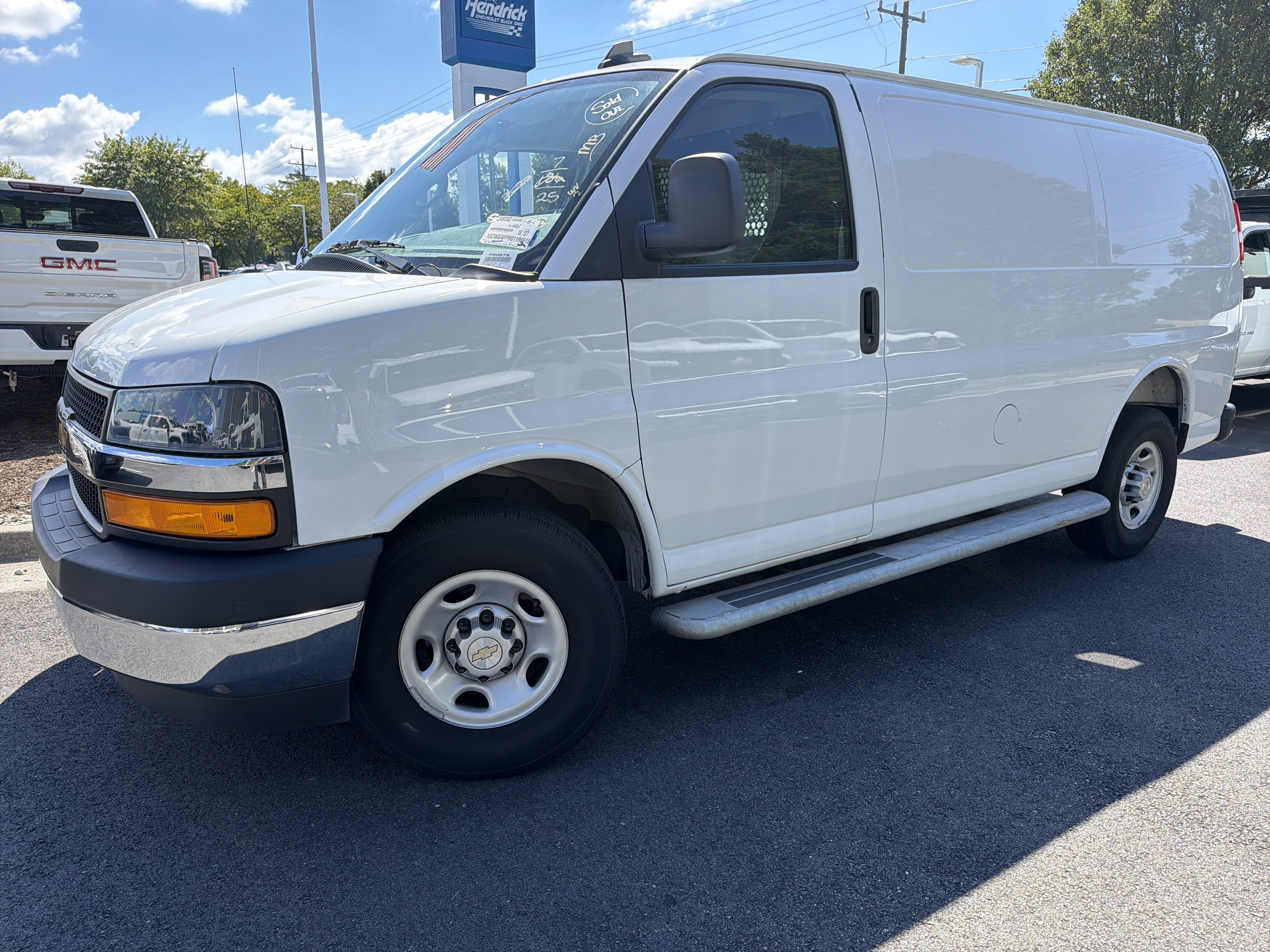 Used 2025 Chevrolet Express 2500 w/ Driver Convenience Package RWD image 5