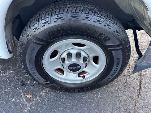 Used 2019 GMC Savana 2500 w/ Driver Convenience Package image 14