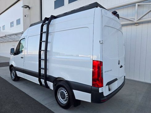Used 2022 Mercedes-Benz Sprinter 2500 image 13