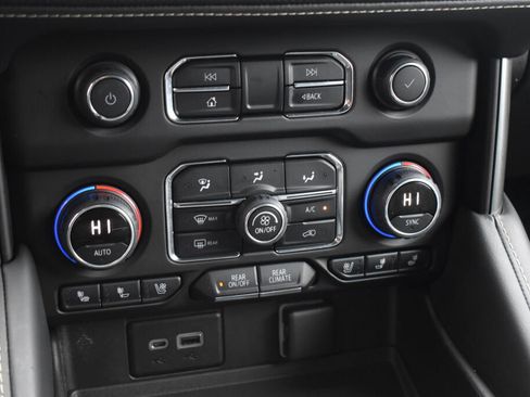 Used 2021 Chevrolet Tahoe Premier AWD/4WD image 13