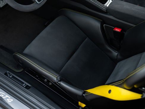 Used 2016 Porsche Cayman GT4 RWD image 28