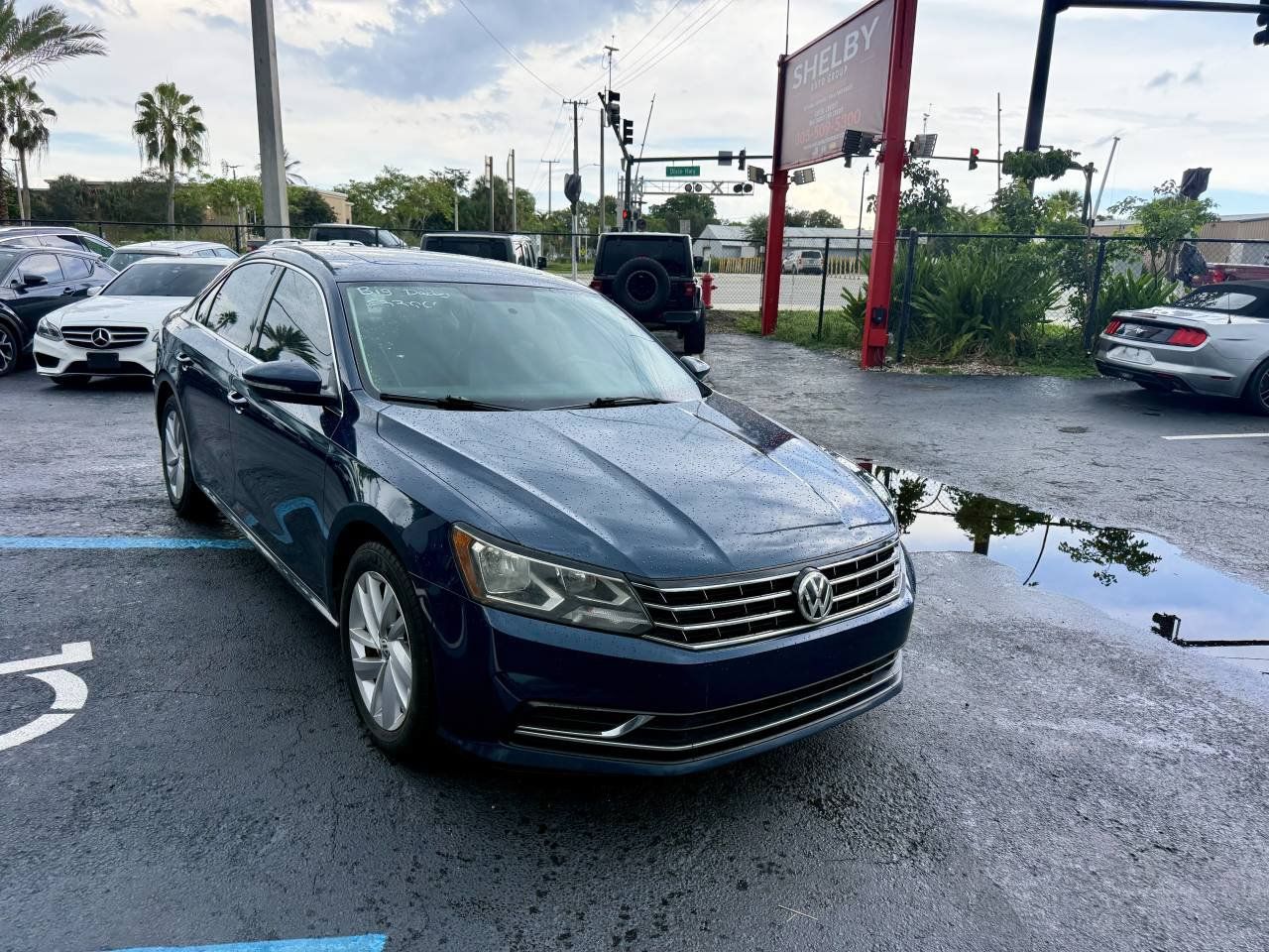 Used 2018 Volkswagen Passat 2.0T SE FWD image 1