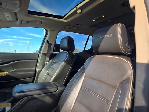 Used 2017 GMC Acadia Denali w/ Technology Package image 25