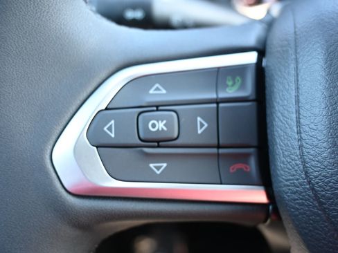 New 2026 Jeep Compass Latitude image 9