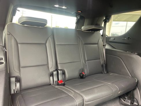 Used 2024 GMC Yukon SLT w/ SLT Luxury Package AWD/4WD image 27