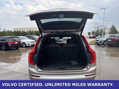 Certified 2024 Volvo XC90 B6 Ultimate image 8