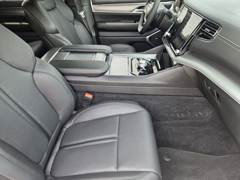 New 2026 Jeep Grand Wagoneer Limited AWD/4WD image 17