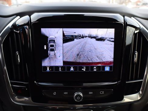 Used 2023 Chevrolet Traverse LT w/ LT Premium Package image 24