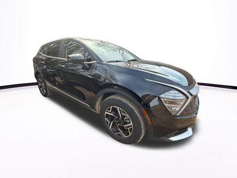 Used 2025 Kia Sportage LX image 3