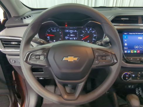 Used 2021 Chevrolet TrailBlazer LT w/ Convenience Package image 28