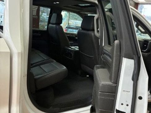 Used 2022 GMC Sierra 1500 SLT w/ SLT Premium Plus Package image 30