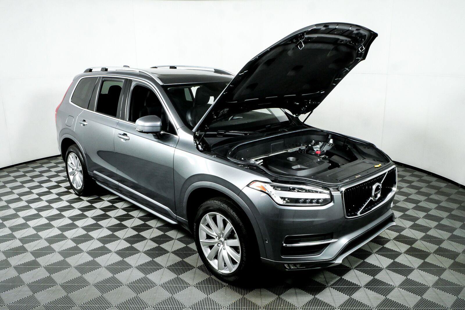Used 2018 Volvo XC90 T6 Momentum w/ Convenience Package AWD/4WD image 37