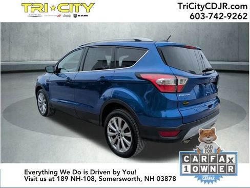 Used 2017 Ford Escape Titanium image 3
