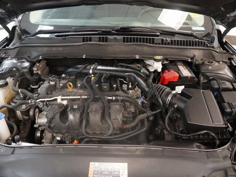 Used 2020 Ford Fusion SE image 19