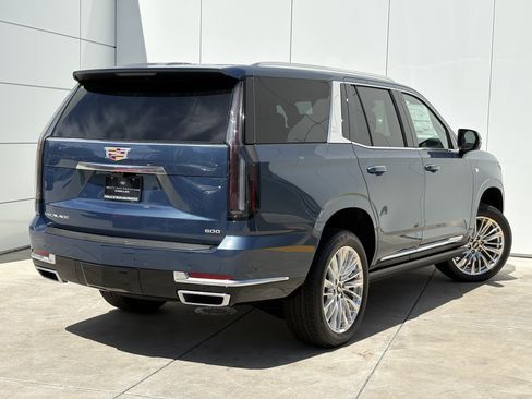 New 2026 Cadillac Escalade Luxury AWD/4WD image 7