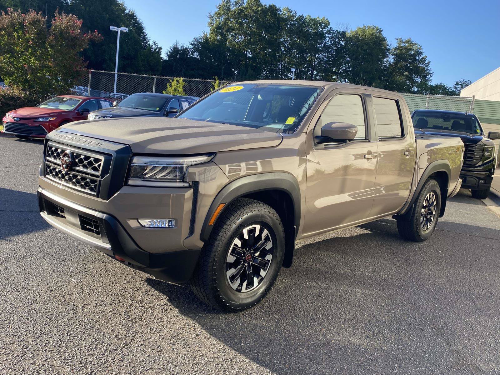Used 2024 Nissan Frontier Pro-X w/ Pro Convenience Package RWD image 3