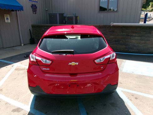 Used 2018 Chevrolet Cruze LT w/ Convenience Package image 6