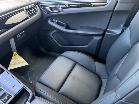 New 2026 Porsche Macan AWD/4WD image 18