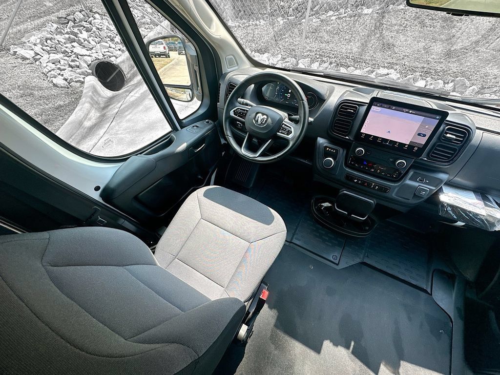 Used 2024 RAM ProMaster 3500 w/ Delivery Van Package FWD image 9
