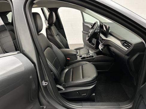 Used 2025 Ford Escape Platinum AWD/4WD image 24