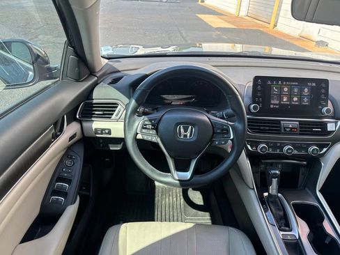 Used 2018 Honda Accord EX-L image 2
