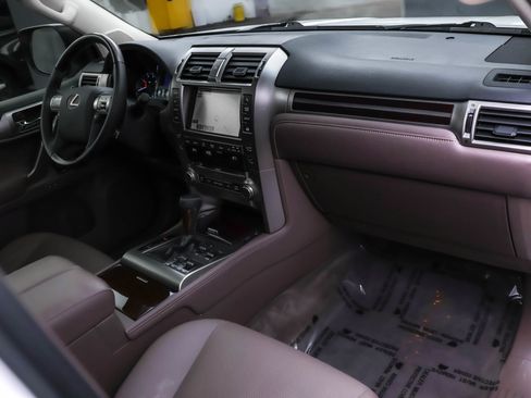 Used 2018 Lexus GX 460 Luxury image 31